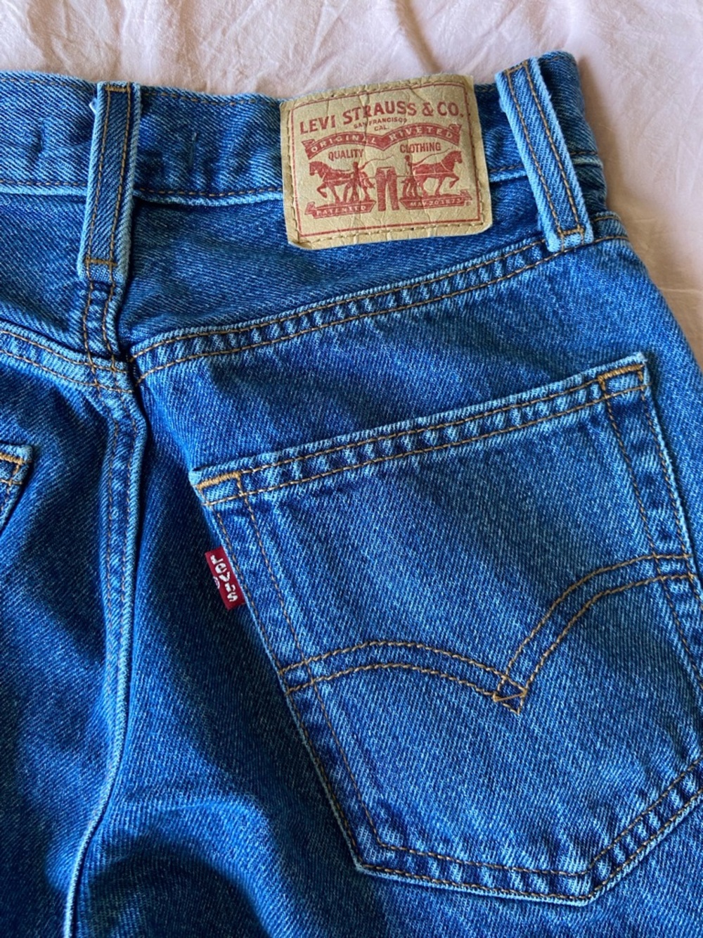 Levi’s Dark Wash ‘94 Baggy Jeans - Size 24 - Picture 5 of 6